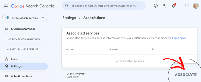 In Google Search Console, fai clic su Associa